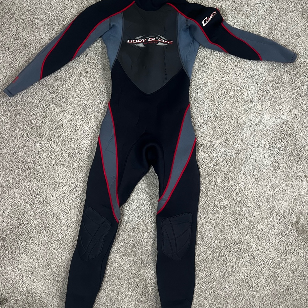 Body Glove Black Gray and Red  youth XS Wetsuit